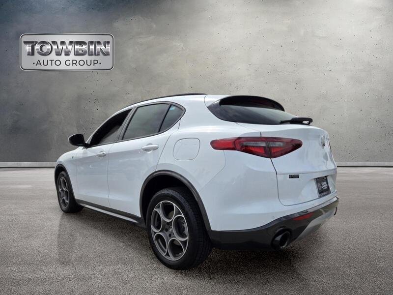 Used 2022 Alfa Romeo Stelvio Ti AWD/4WD image 6