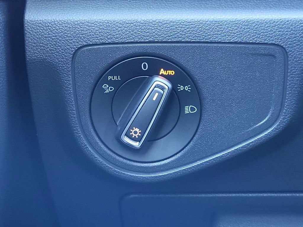 Used 2022 Volkswagen Atlas Cross Sport SEL R-Line image 24