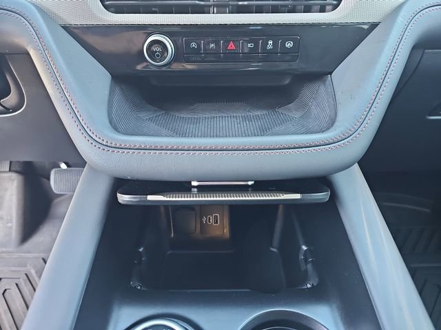 Used 2025 Ford Explorer Active image 28