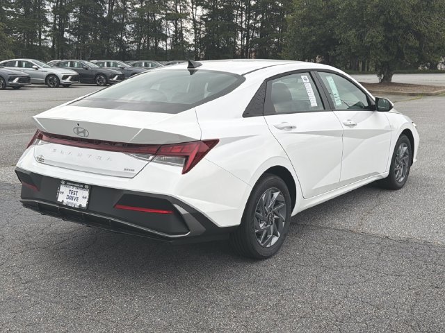 New 2026 Hyundai Elantra Hybrid FWD image 8