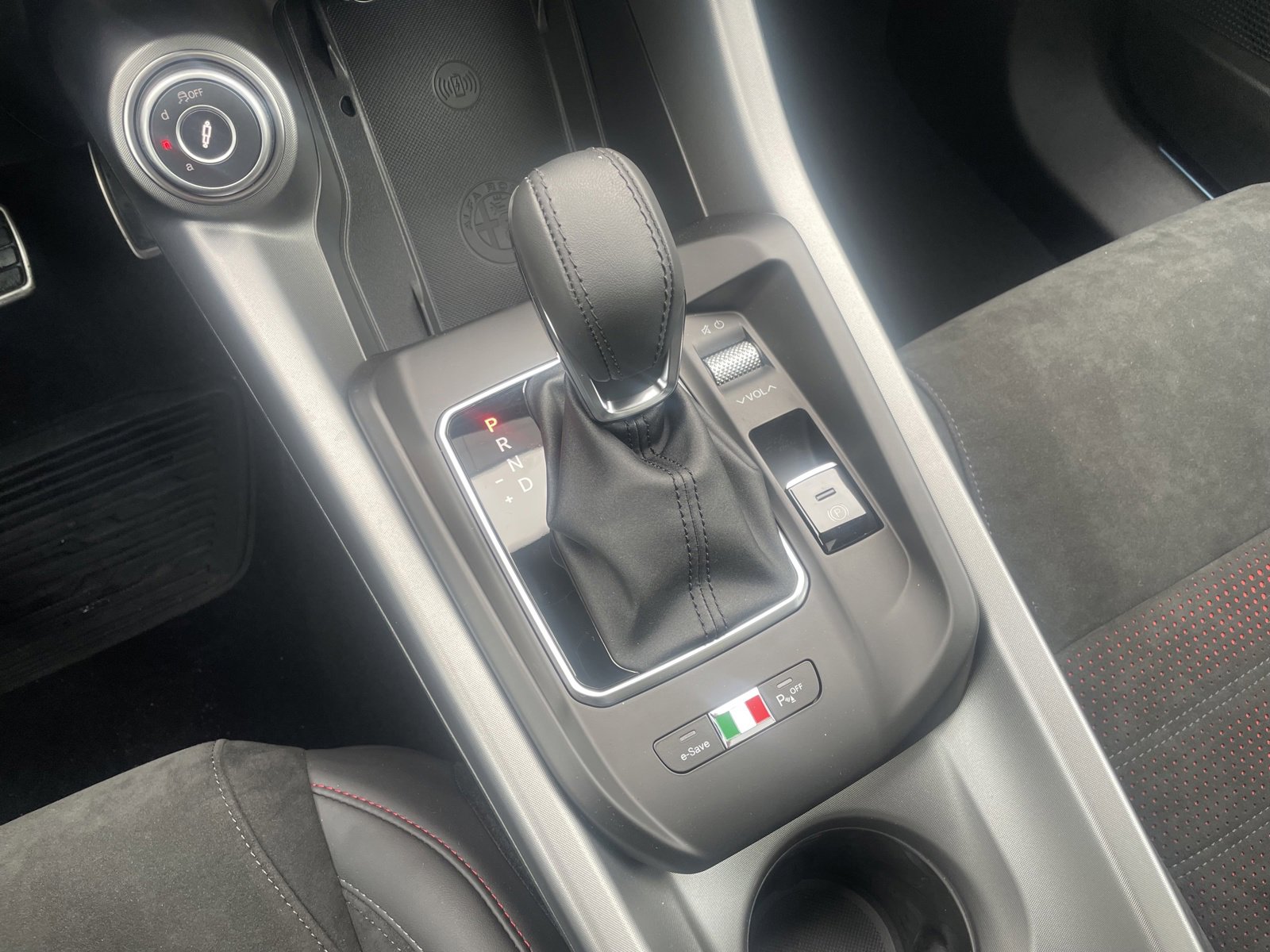 New 2024 Alfa Romeo Tonale Veloce w/ Active Assist Package image 23