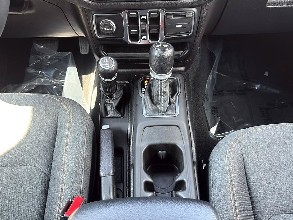 Used 2024 Jeep Wrangler Unlimited Sport AWD/4WD image 41