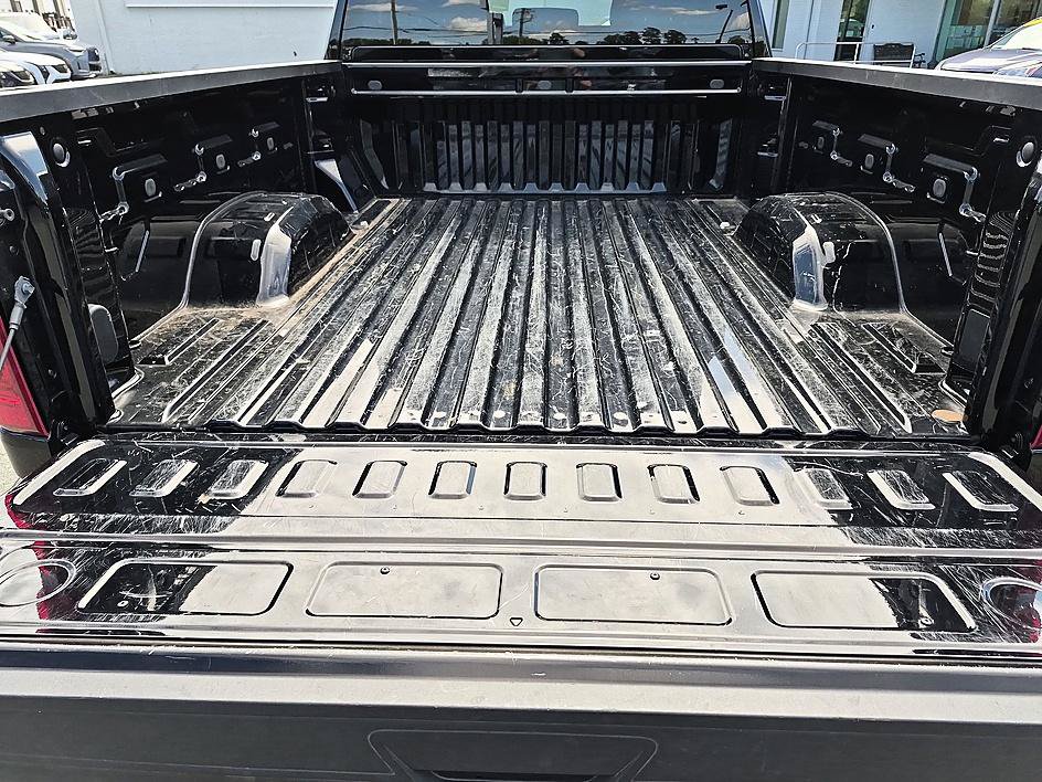Used 2025 Chevrolet Silverado 2500 Custom AWD/4WD image 30