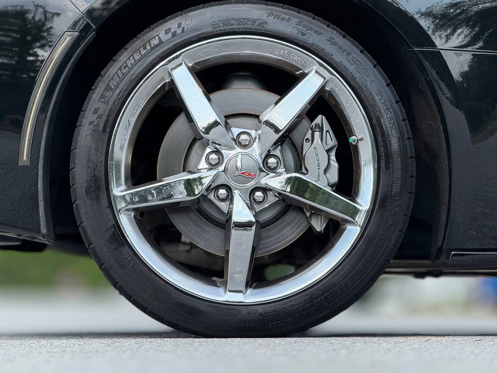 Used 2015 Chevrolet Corvette Stingray Convertible w/ 3LT Preferred Equipment Group RWD image 20