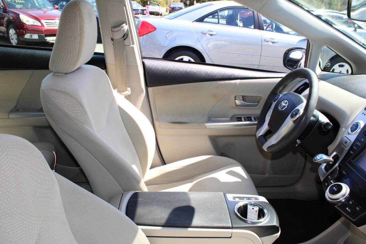Used 2014 Toyota Prius V Three image 11