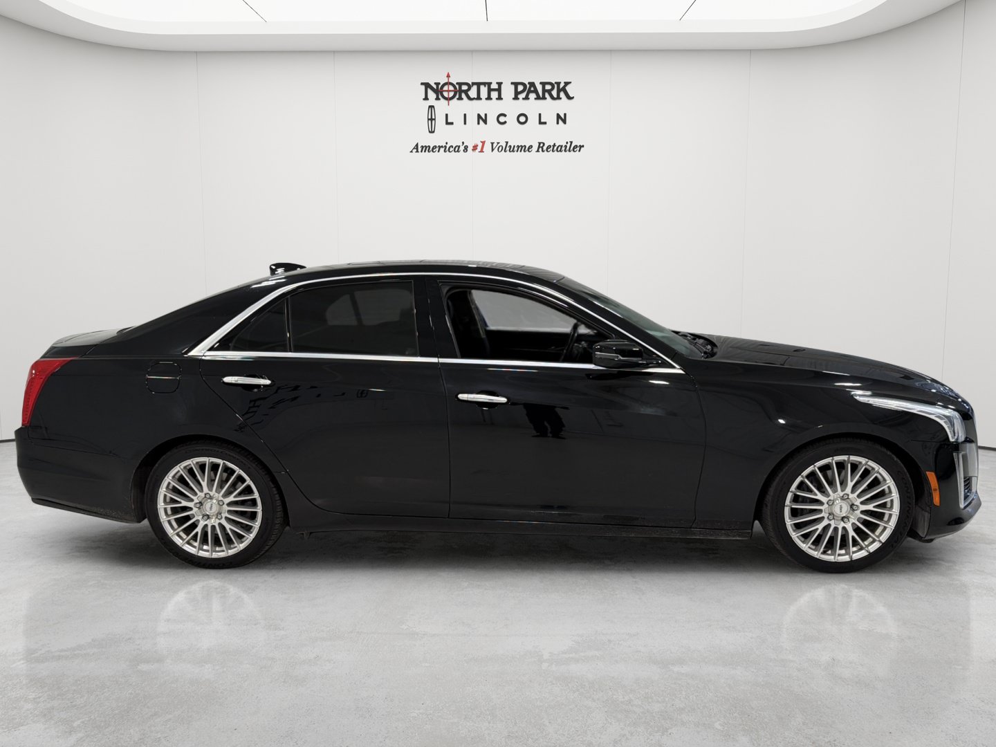 Used 2019 Cadillac CTS Luxury RWD image 6