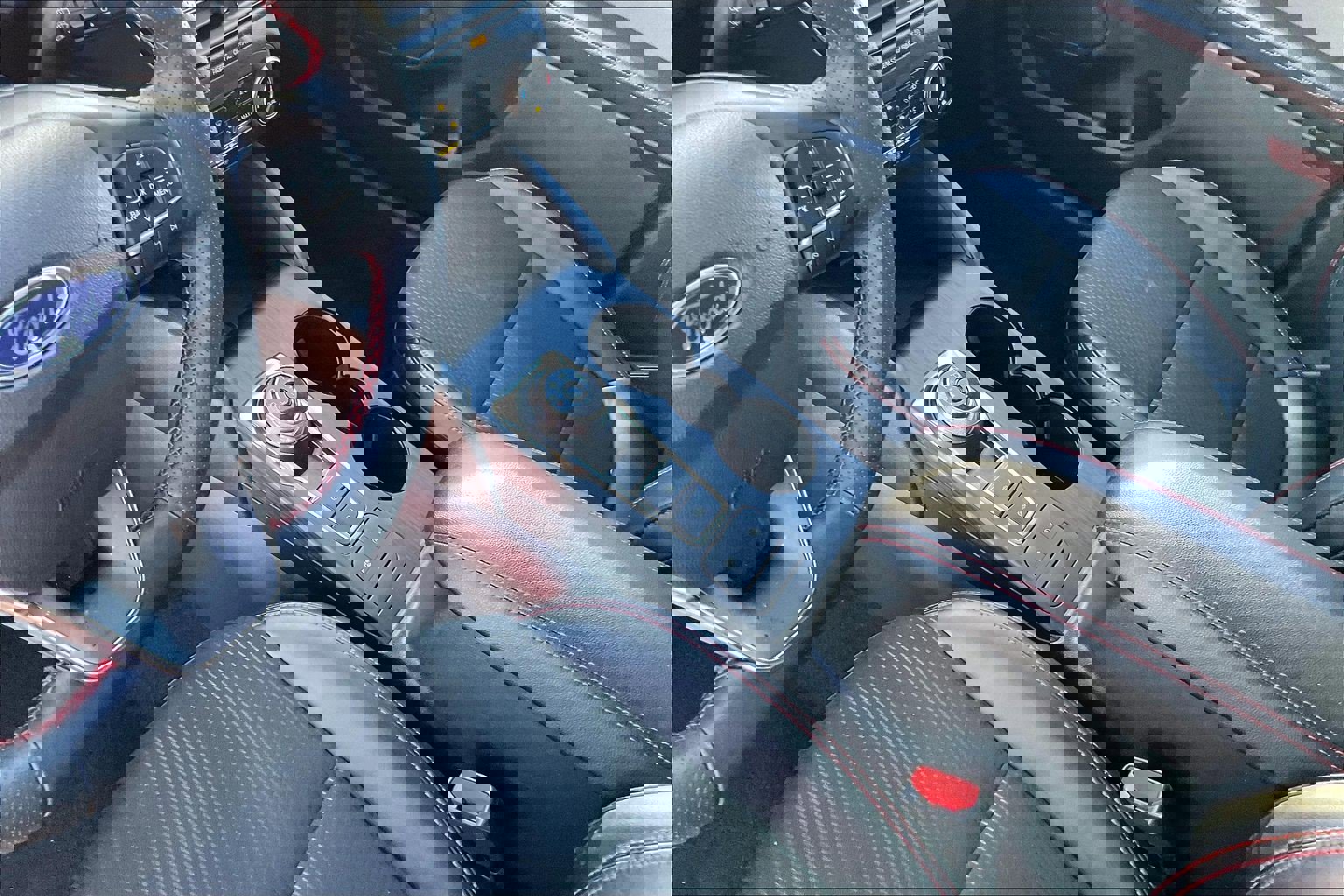 Used 2025 Ford Escape ST-Line image 15