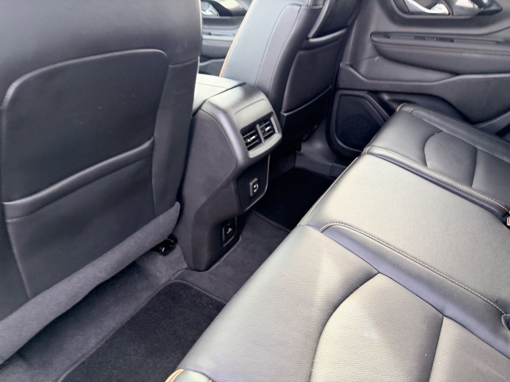 Used 2022 GMC Terrain AT4 image 32