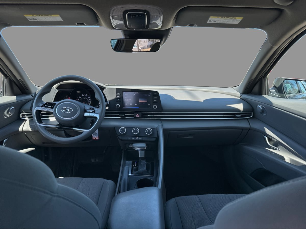 Used 2022 Hyundai Elantra SE FWD image 19