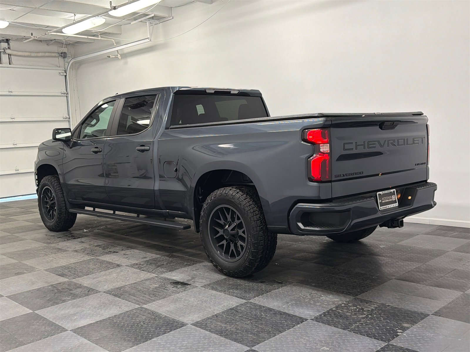 Used 2022 Chevrolet Silverado 1500 Custom w/ LPO, Dark Essentials Package image 6