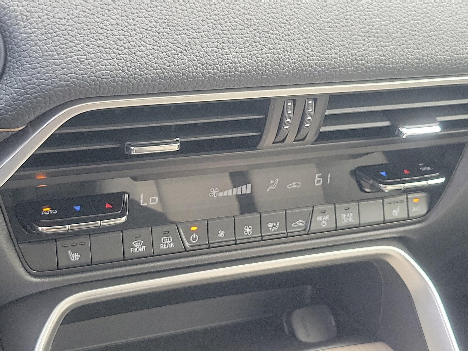 New 2024 MAZDA CX-90 3.3 Turbo w/ Preferred Plus image 10