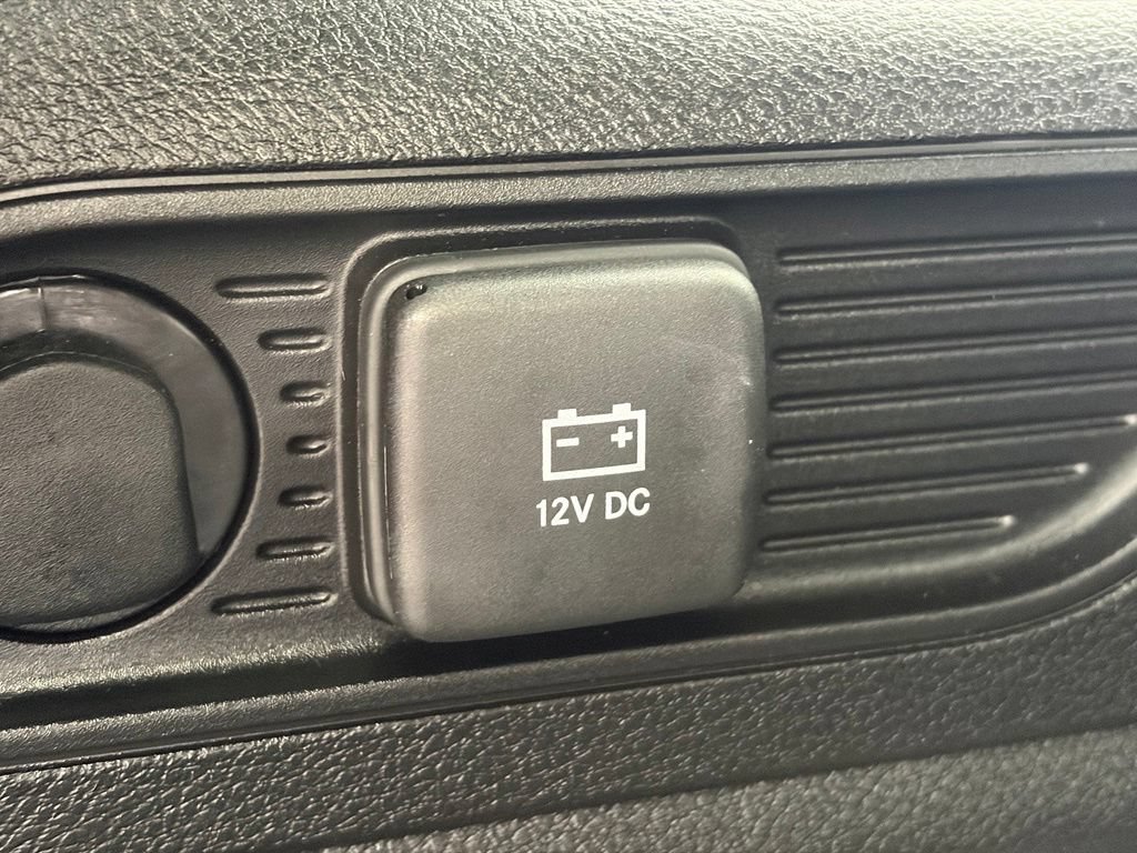 Used 2023 Jeep Grand Cherokee Limited w/ Luxury Tech Group II AWD/4WD image 10