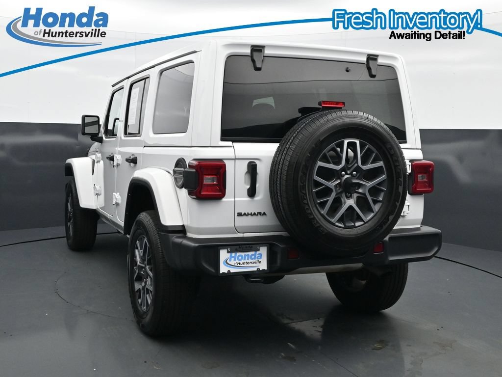 Used 2025 Jeep Wrangler Unlimited Sahara AWD/4WD image 7