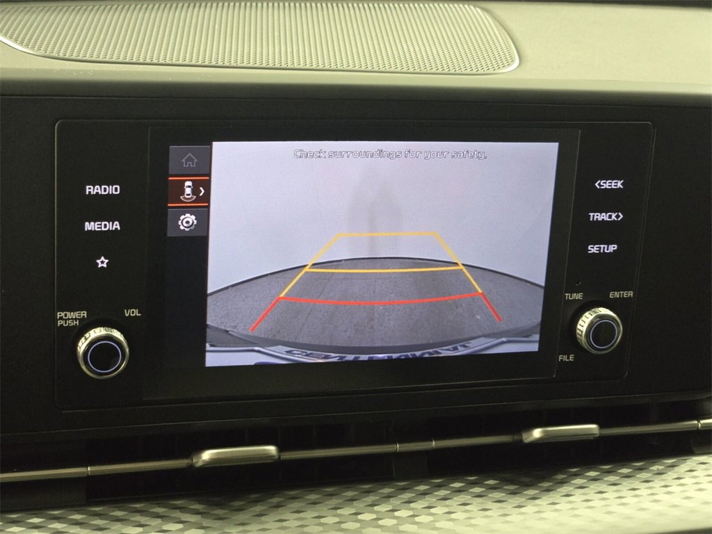 Used 2024 Kia Carnival LX image 31