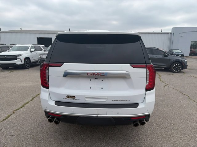 Used 2022 GMC Yukon Denali AWD/4WD image 5