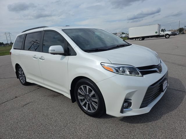 Used 2020 Toyota Sienna Limited Premium FWD image 15