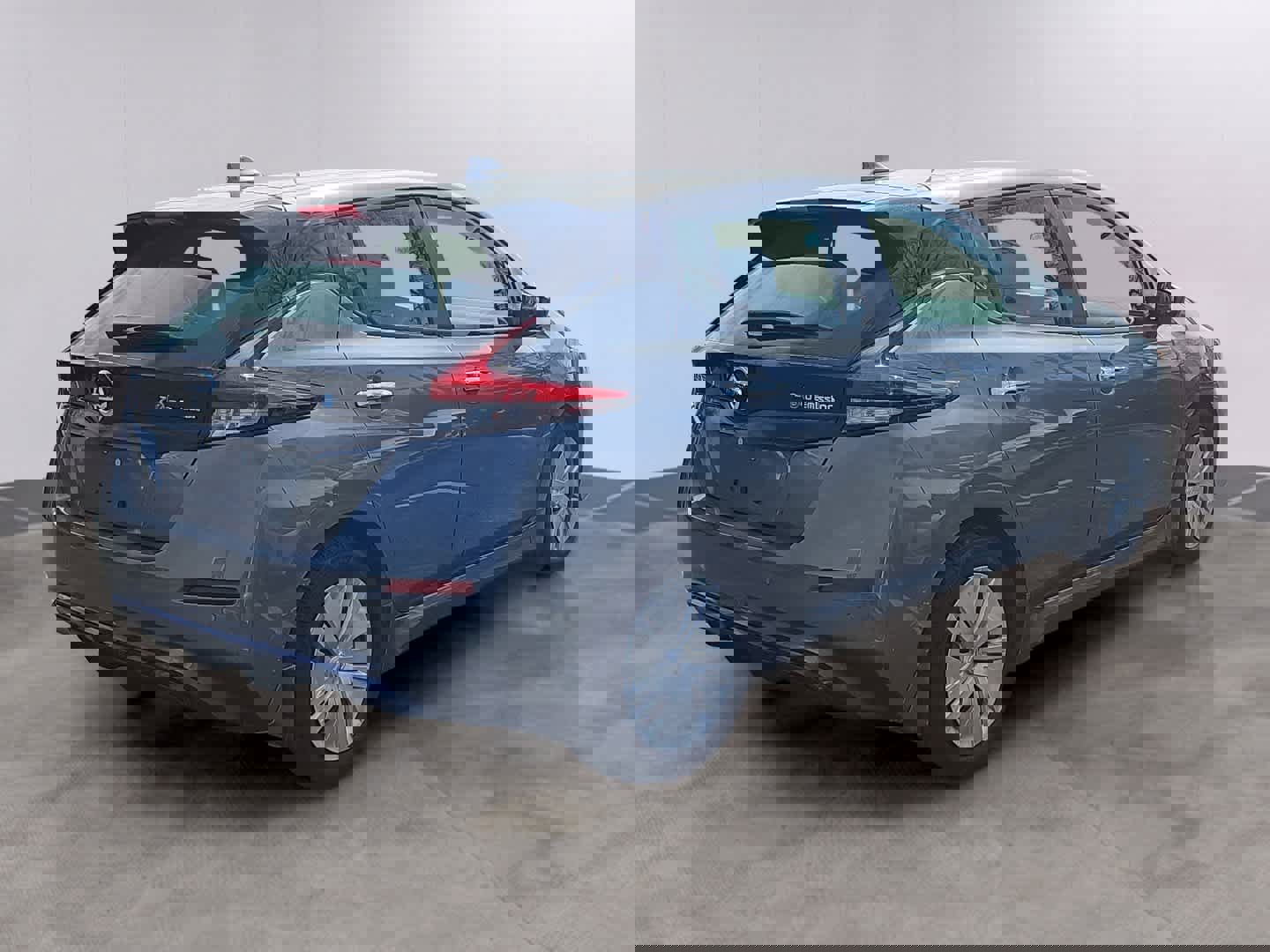 Used 2022 Nissan Leaf S image 4