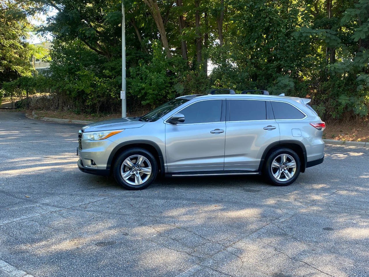 Used 2016 Toyota Highlander Limited Platinum AWD/4WD image 9