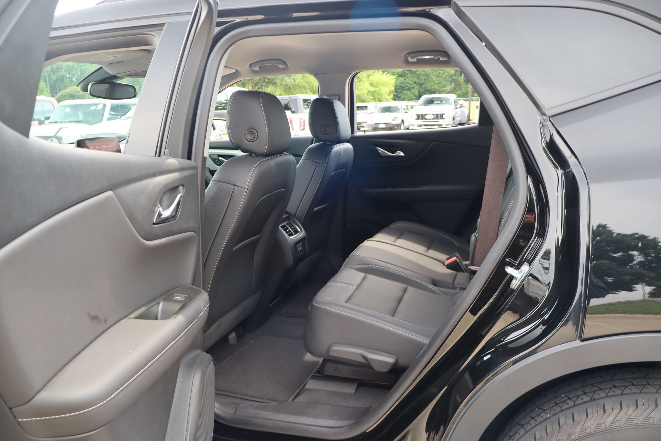 Used 2023 Chevrolet Blazer LT FWD image 25
