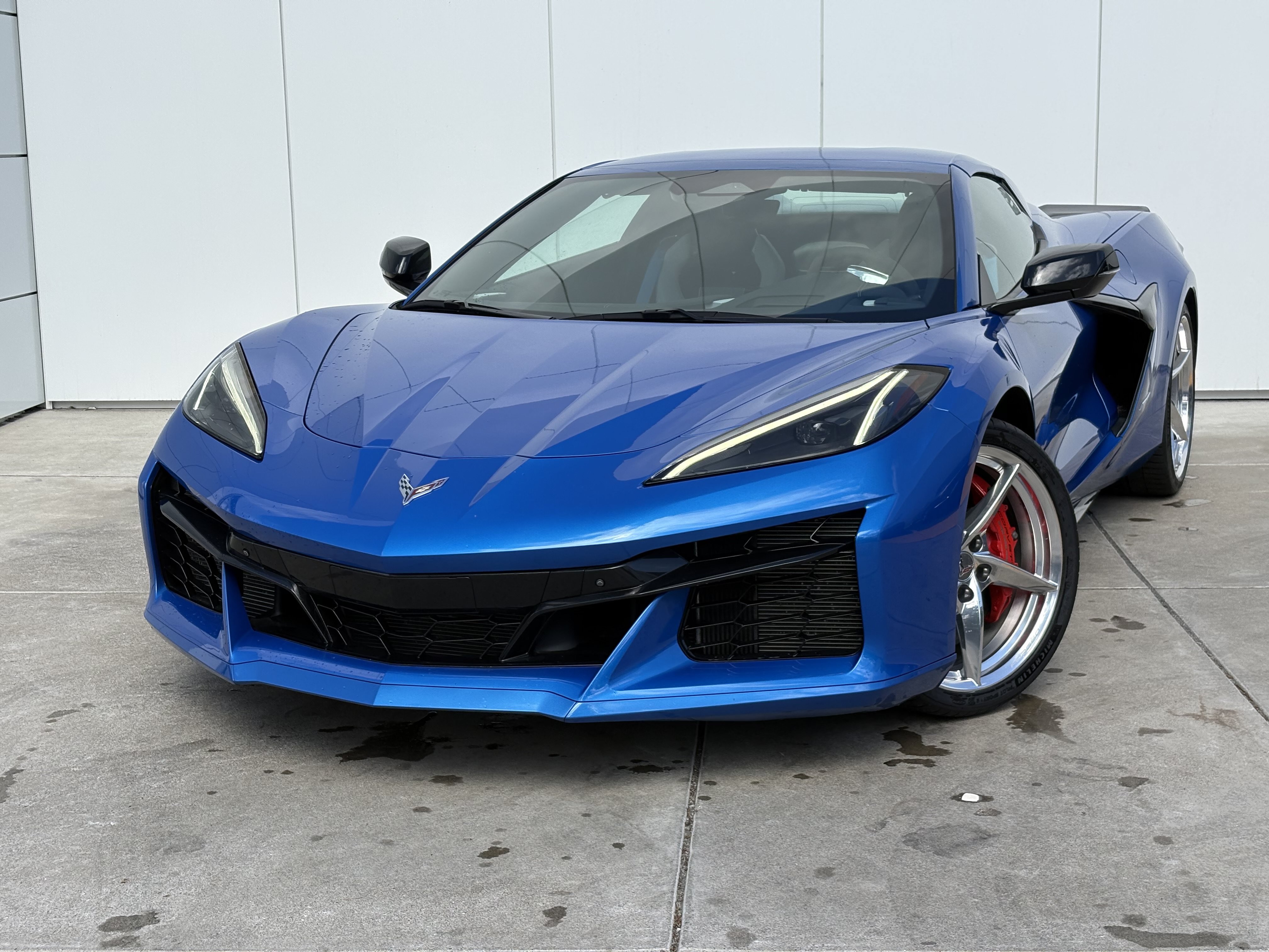 Used 2025 Chevrolet Corvette E-Ray AWD/4WD image 1