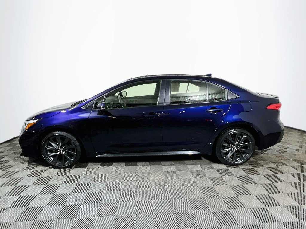 Certified 2024 Toyota Corolla SE FWD image 4