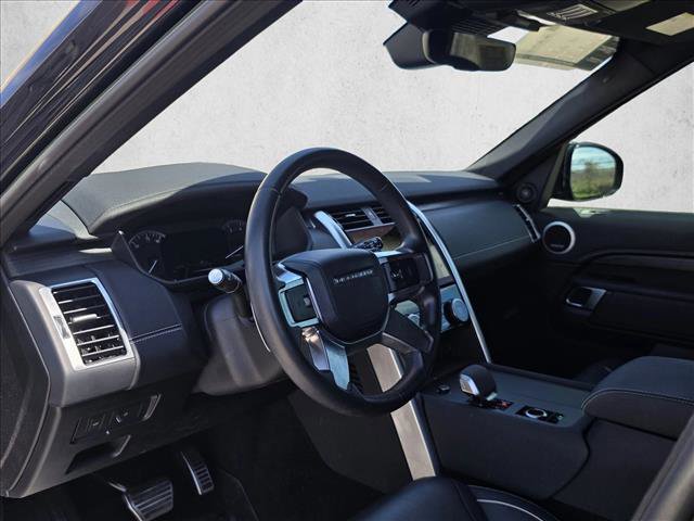 Used 2023 Land Rover Discovery Metropolitan Edition AWD/4WD image 11