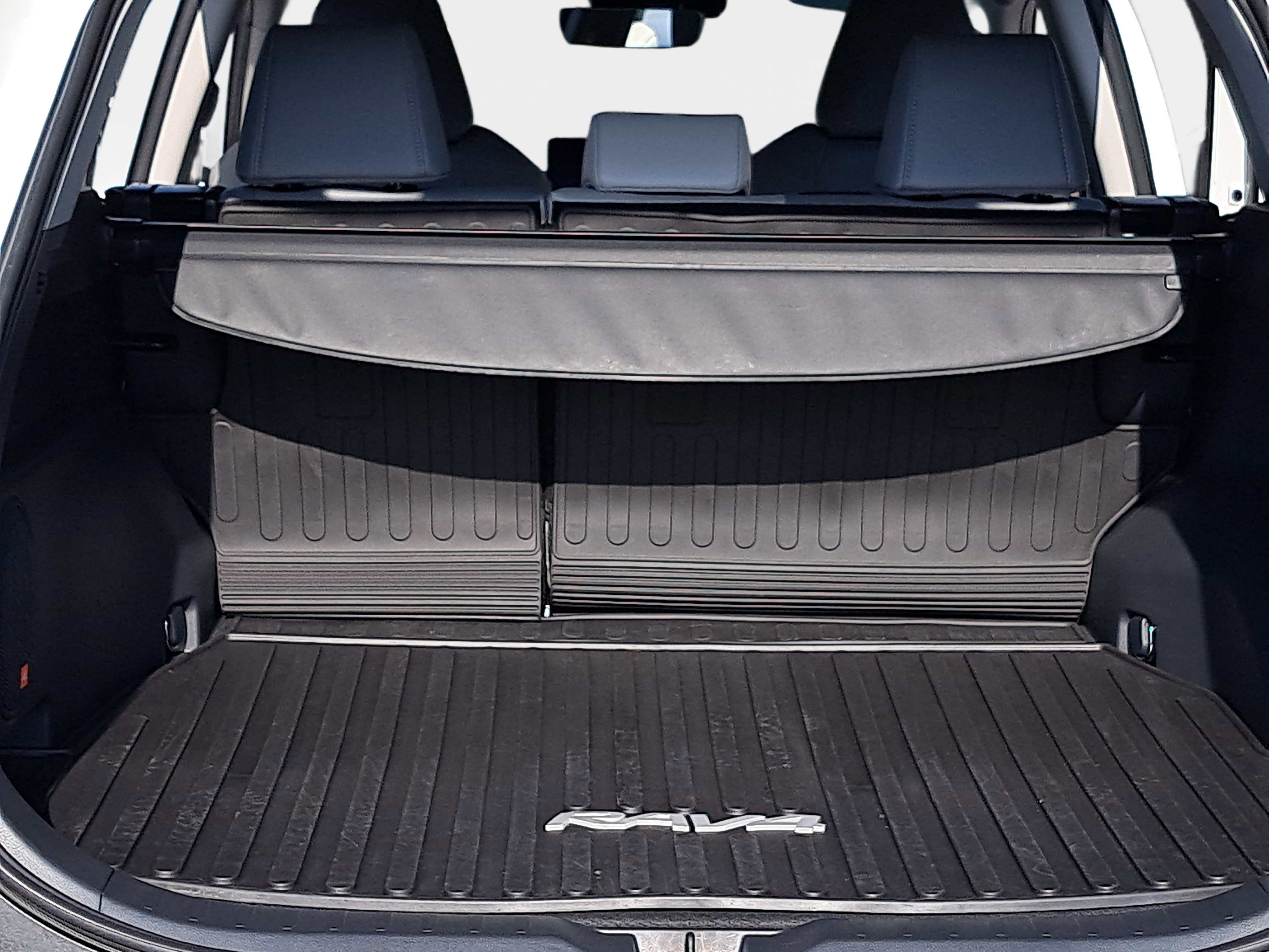 Used 2024 Toyota RAV4 Limited w/ Advanced Technology Package image 12