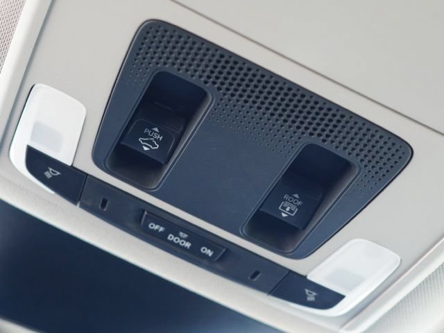 Used 2023 Honda Pilot Touring image 37