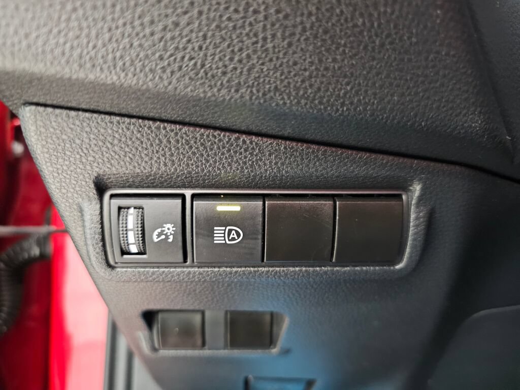 Used 2024 Toyota Corolla Cross LE AWD/4WD image 23