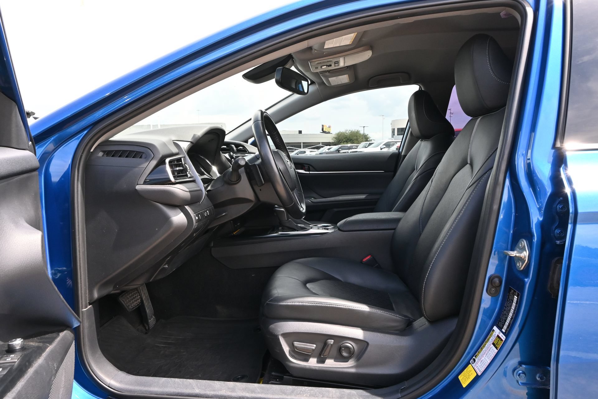 Used 2020 Toyota Camry XSE FWD image 19