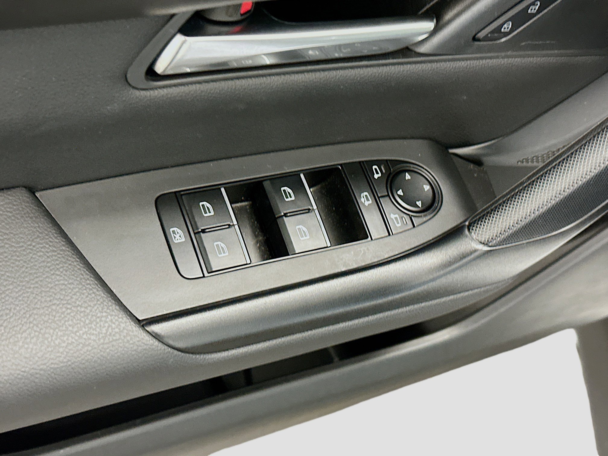 Used 2025 MAZDA CX-50 2.5 Hybrid w/ Premium Plus Pkg image 15