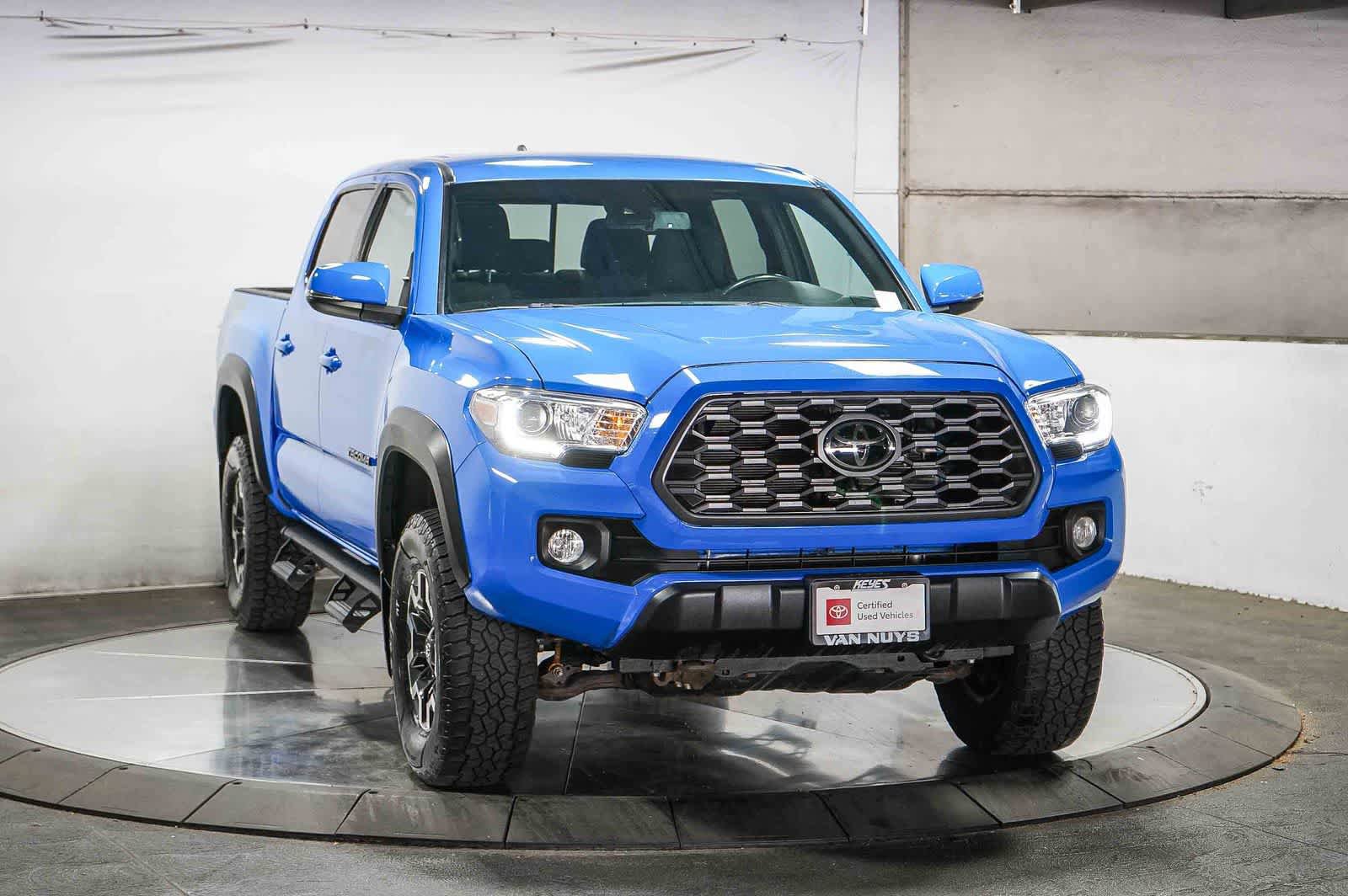Certified 2020 Toyota Tacoma TRD Off-Road w/ Technology Package AWD/4WD image 3