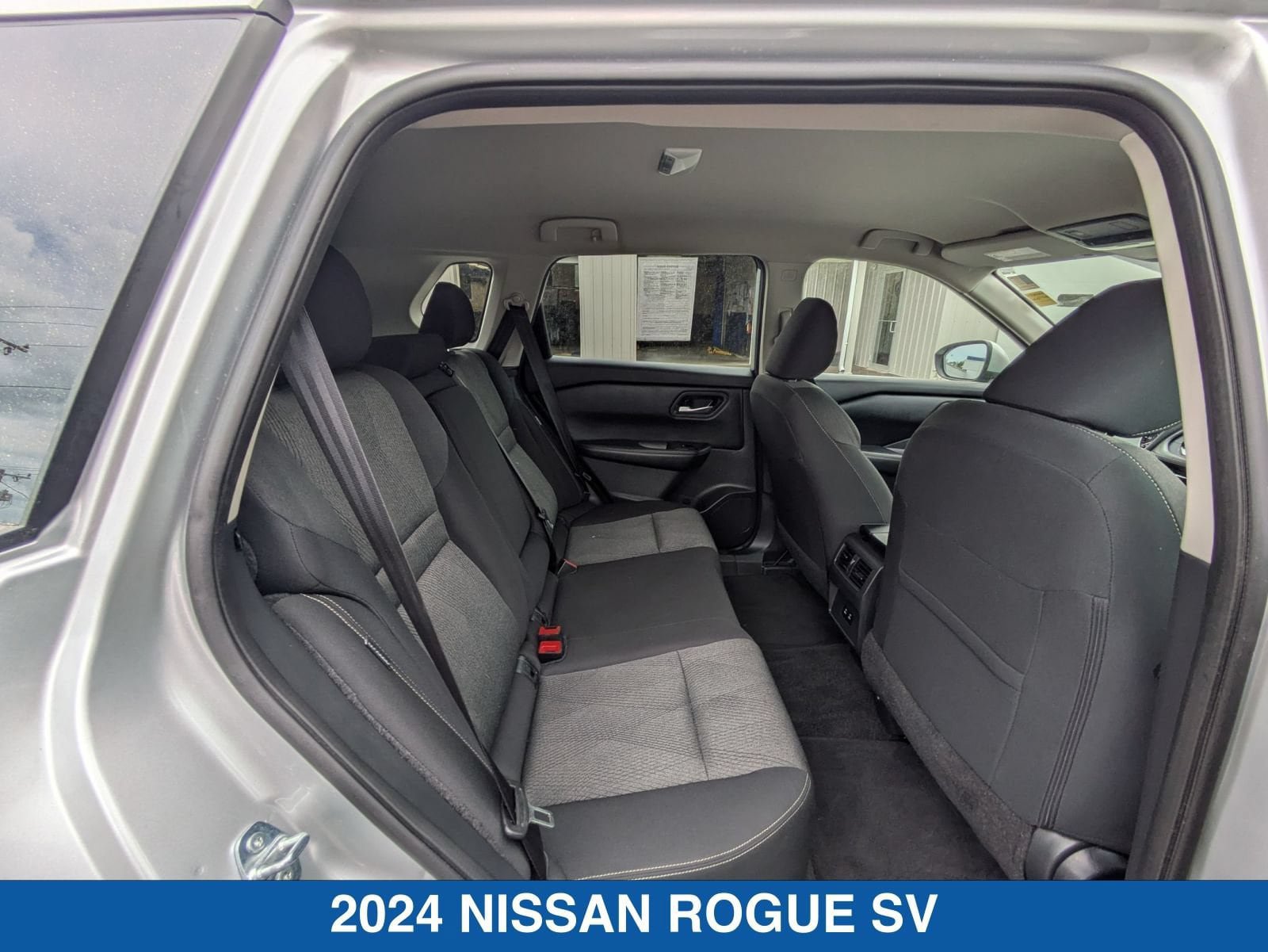 Used 2024 Nissan Rogue SV AWD/4WD image 34