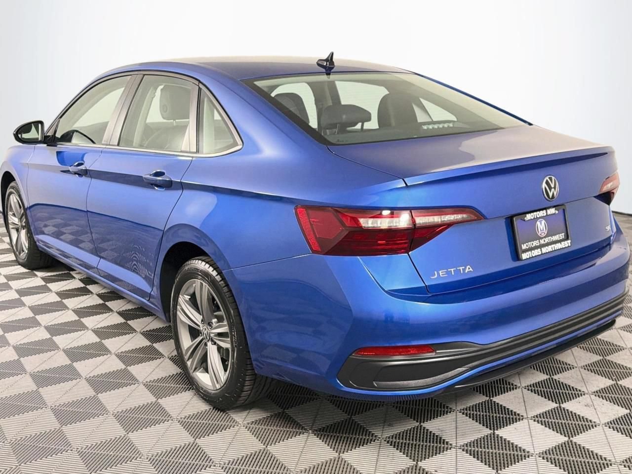 Used 2024 Volkswagen Jetta SE FWD image 9