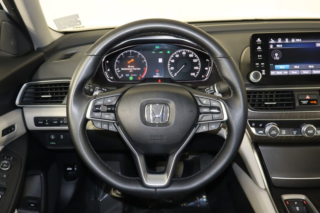 Used 2018 Honda Accord Touring image 7