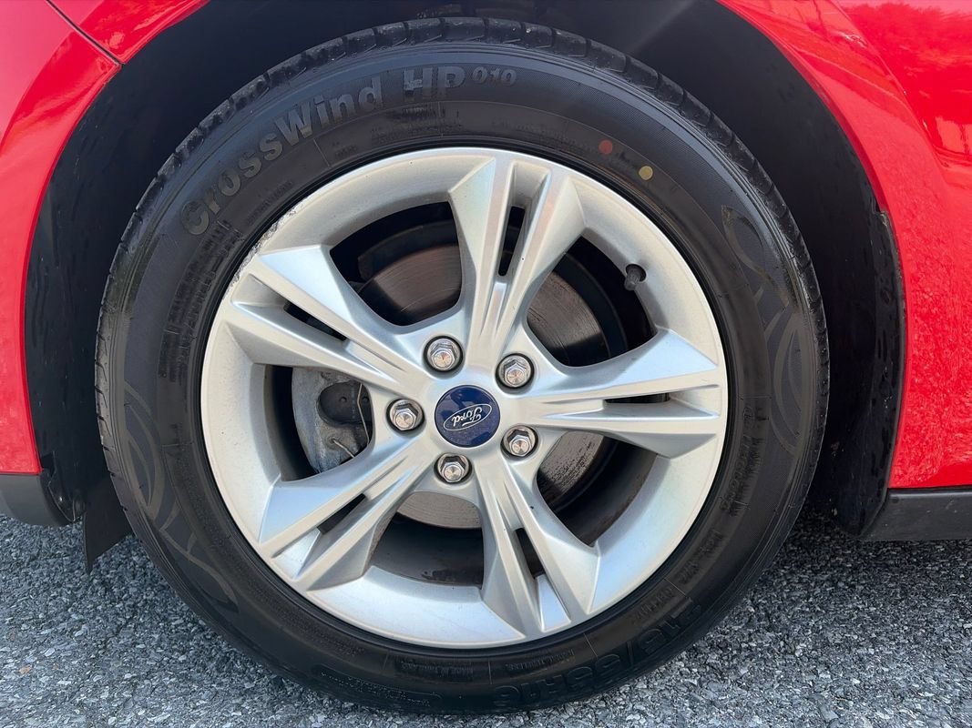 Used 2014 Ford Focus SE FWD image 30