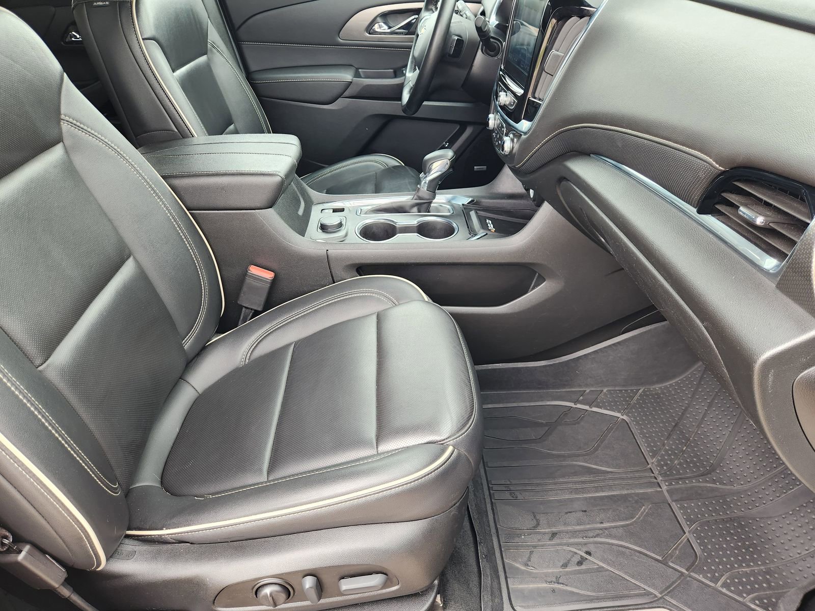 Used 2023 Chevrolet Traverse Premier w/ LPO, Roadside Safety Package FWD image 18