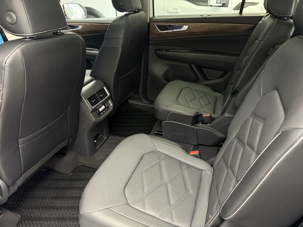 Used 2024 Volkswagen Atlas SE w/ Panoramic Sunroof Package image 20