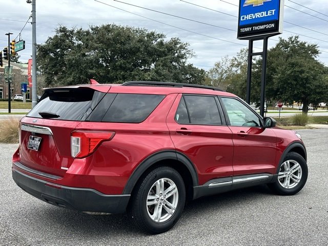 Used 2020 Ford Explorer XLT image 4