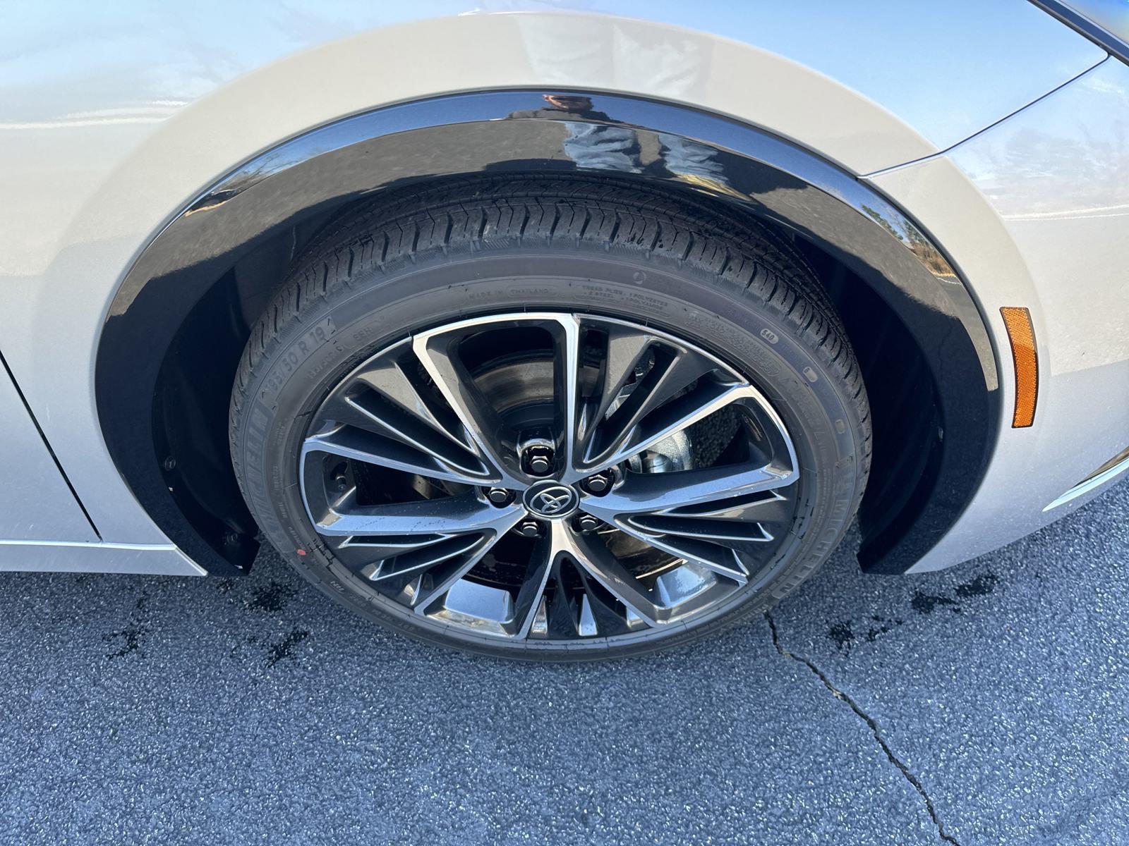 New 2024 Toyota Prius XLE FWD image 10