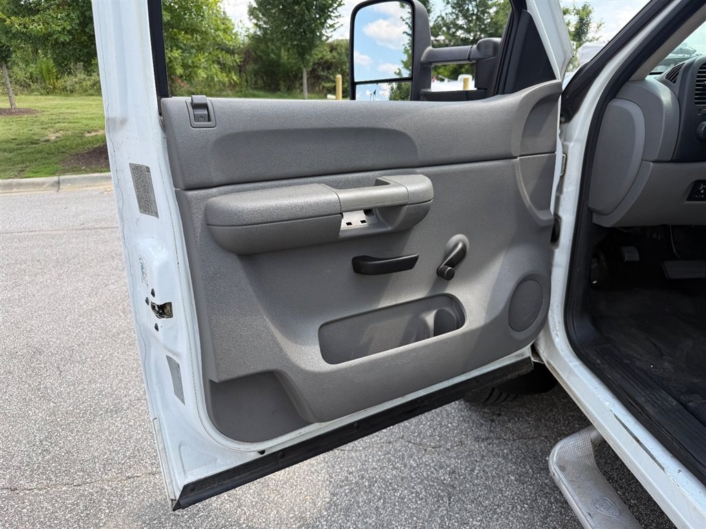 Used 2013 Chevrolet Silverado 3500 W/T RWD image 17