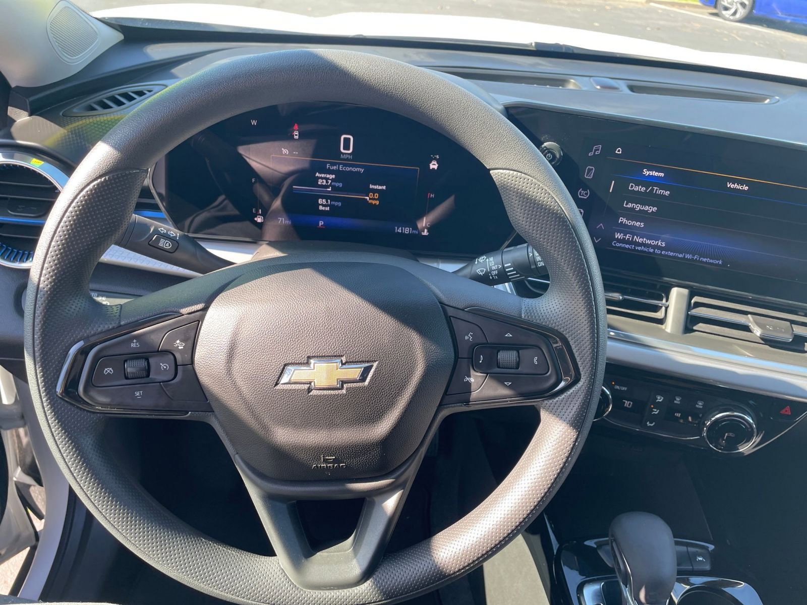 Used 2025 Chevrolet Trax LT image 25