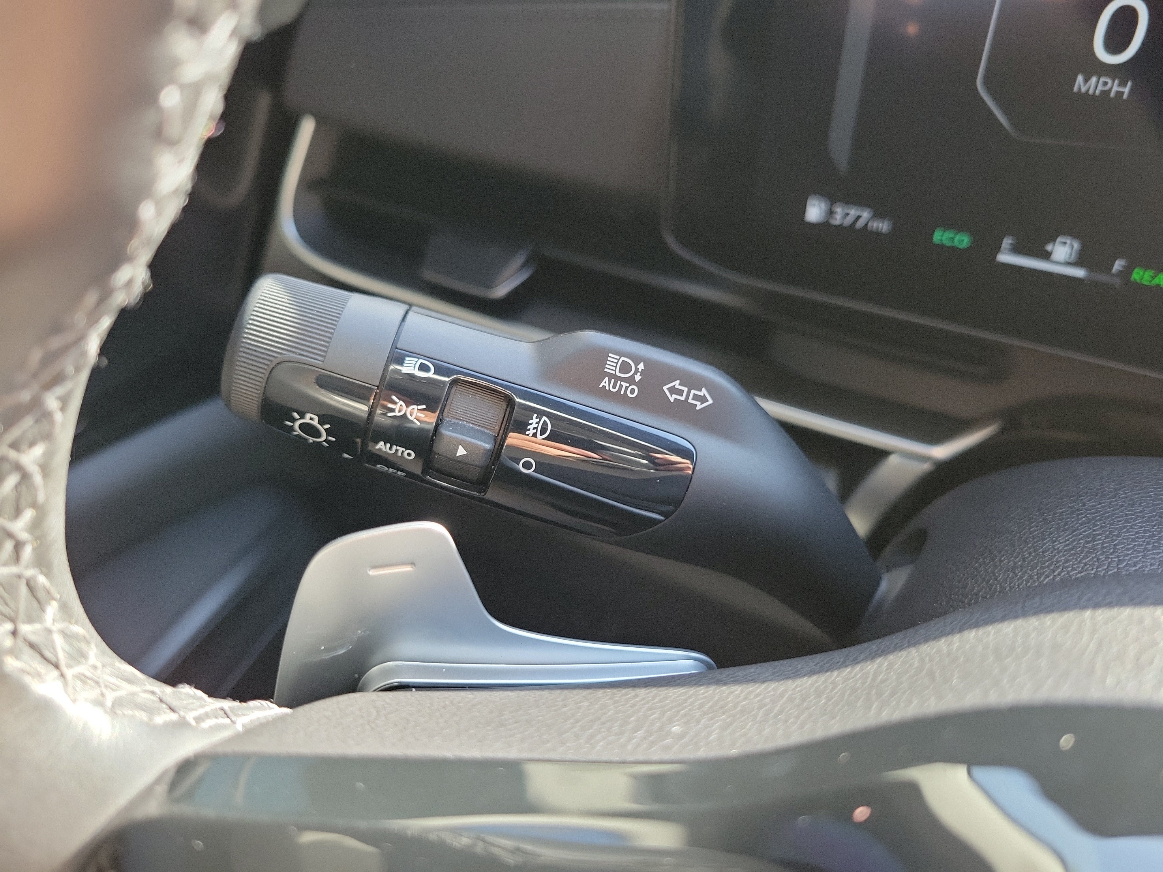 Certified 2025 Kia Carnival SX w/ SX Dark Edition Package FWD image 27