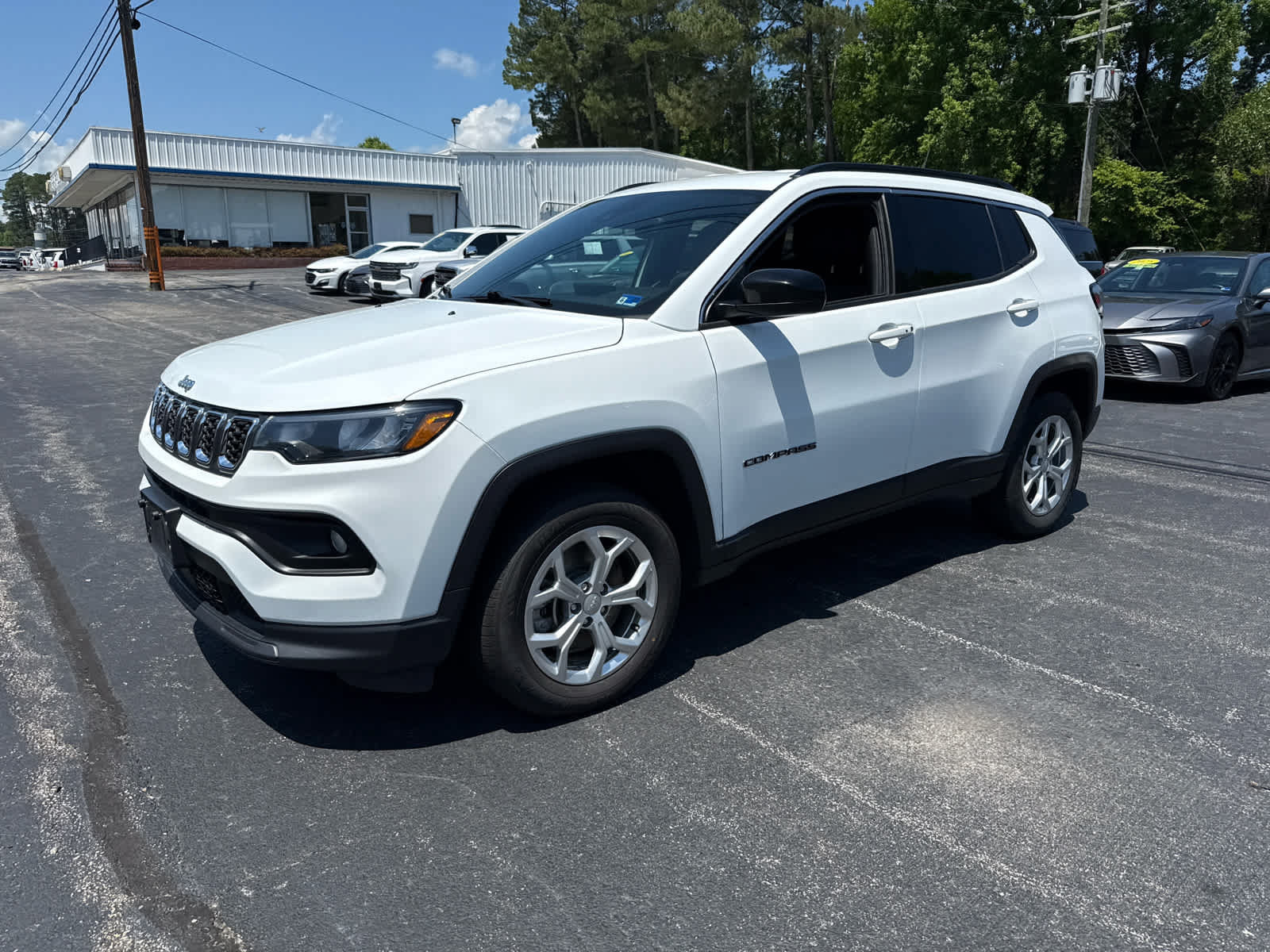 Used 2024 Jeep Compass Latitude AWD/4WD image 5