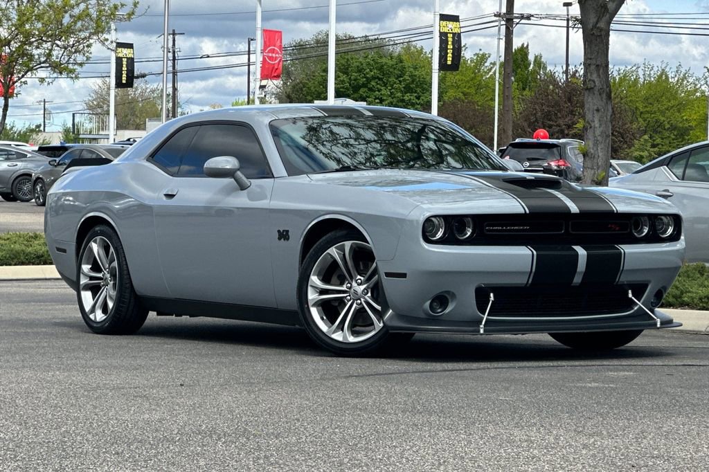 Used 2020 Dodge Challenger R/T RWD image 2