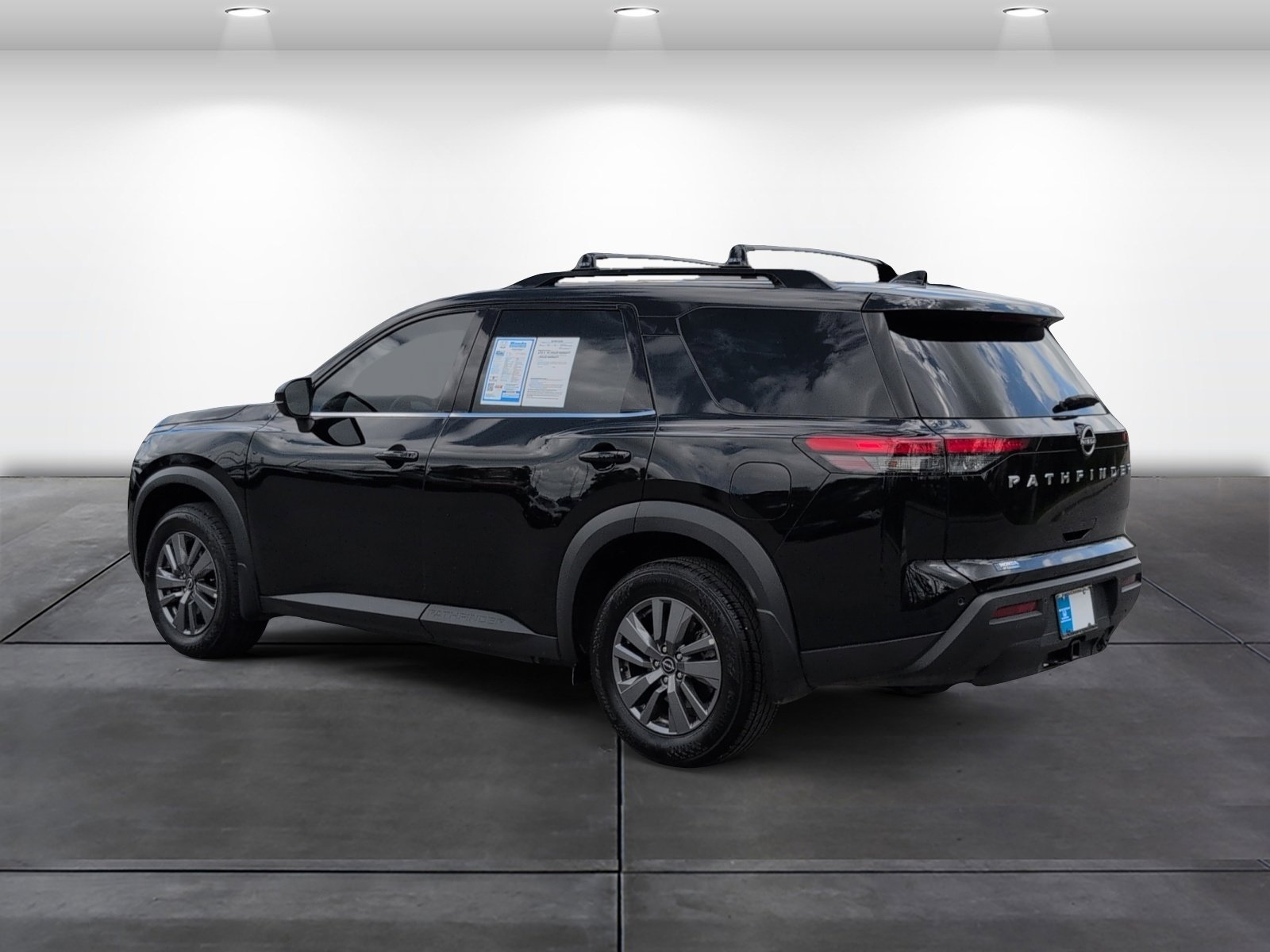 Used 2025 Nissan Pathfinder SV w/ SV Premium Package image 3