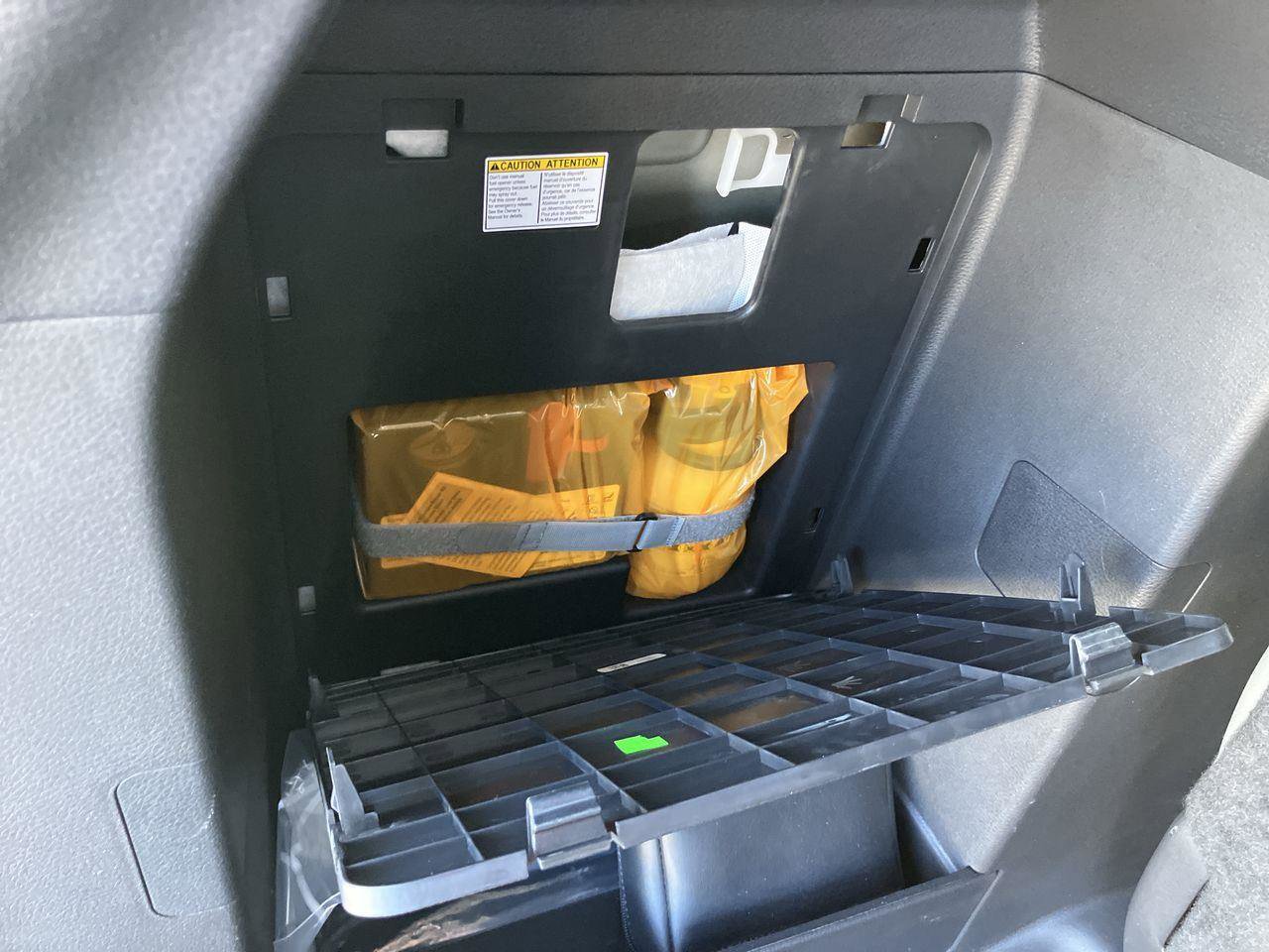 Used 2025 Toyota Sienna XLE image 28