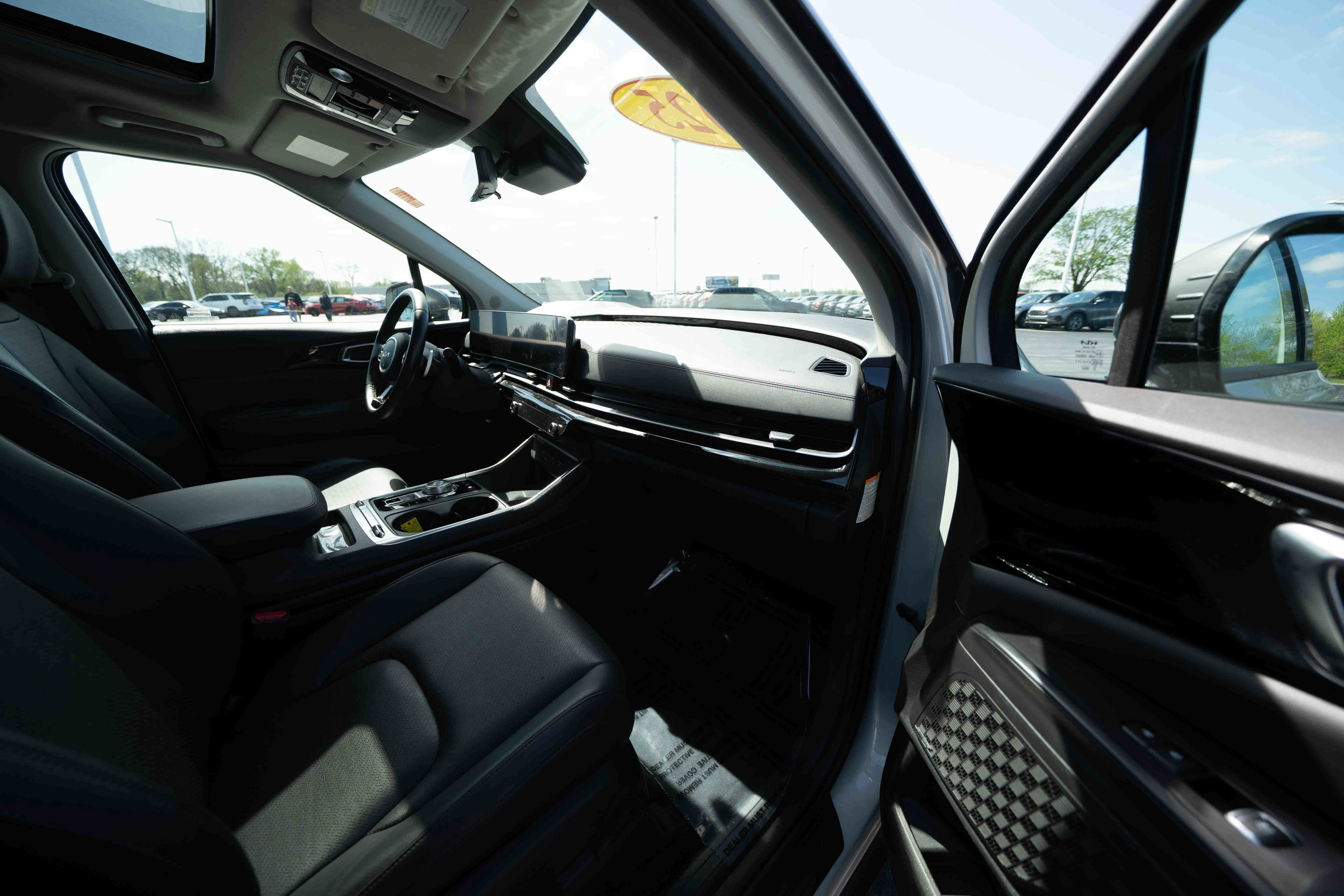 Used 2025 Kia Carnival SX Prestige FWD image 26