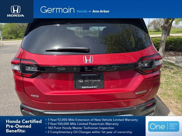 Certified 2025 Honda Pilot Touring image 9