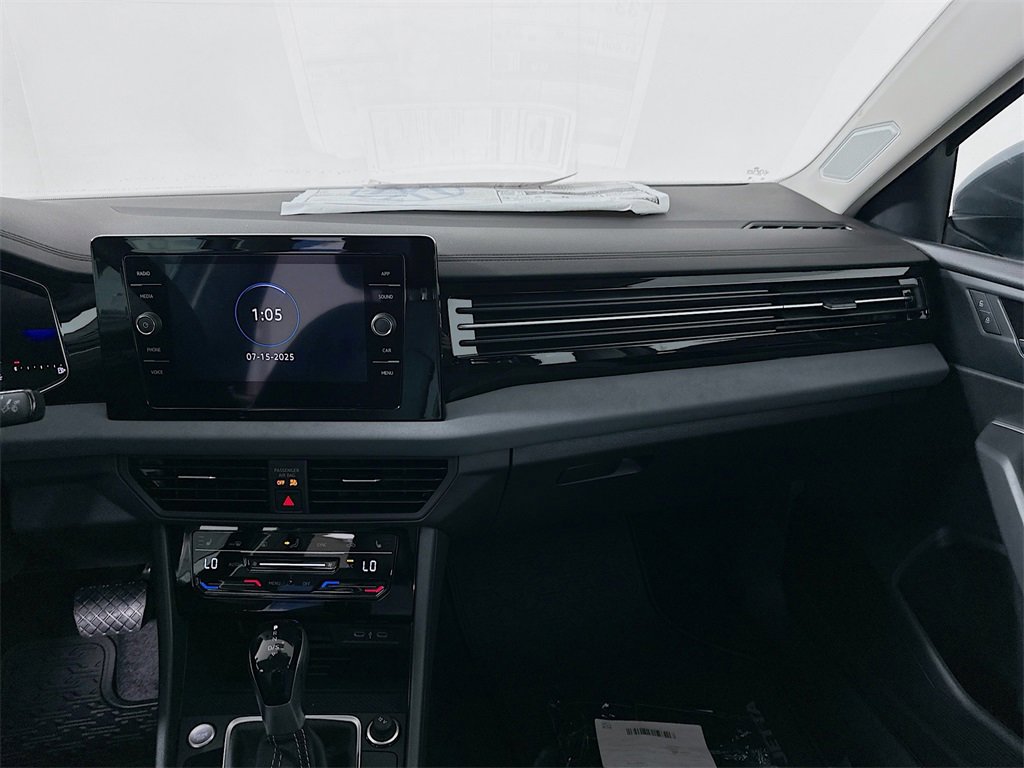 Used 2025 Volkswagen Jetta SE image 20